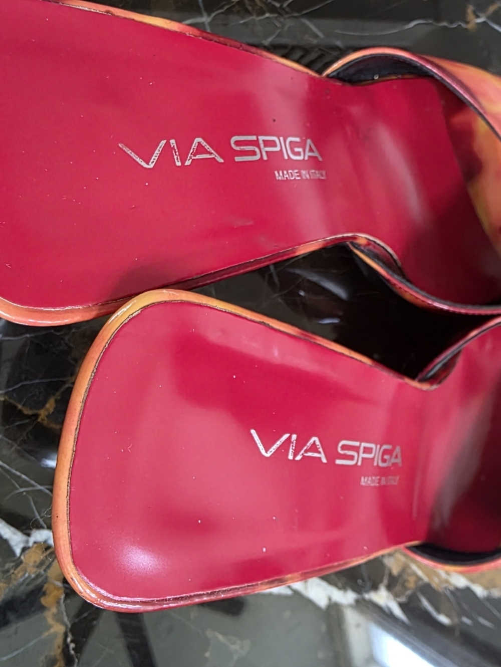 Via Spiga Red and Orange Marbled Women's Mule Sandals 8M Vinyl PVC - Picture 5 of 13